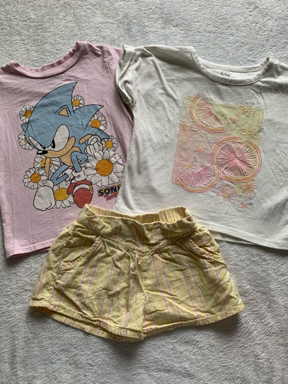 Carter's Girls Mixed Pink, White, Peach & Pastel Graphic Tops and Skirts Lot - Picture 4 of 7